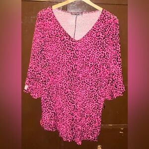 Sheila Rose Pink Leopard Print V-Neck Top | Size 2X